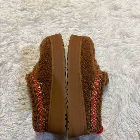 UGG TAZZ BRAID PLATFORM SLIPPERS HARDWOOD - Picture 15 of 16